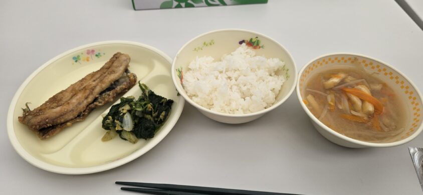 リゾートバイト　給食　まかない　さんまの蒲焼き

