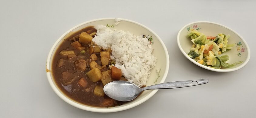 給食センター　まかない　カレー